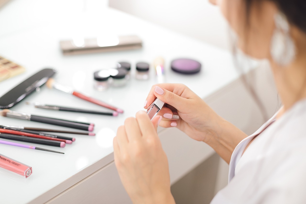 無料でお試しできる人気の化粧品は何？