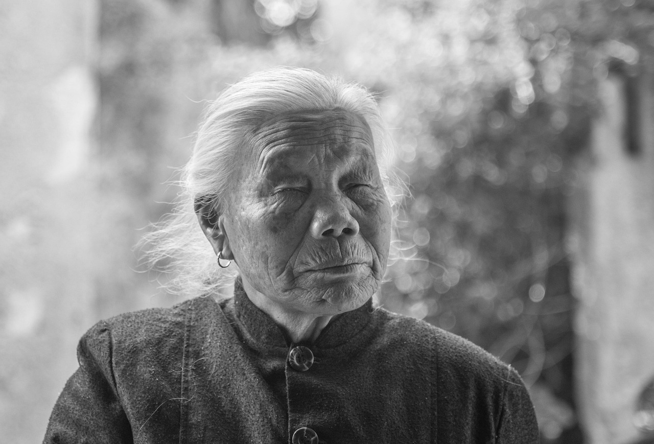 目元のシワ対策に効果的なクリームのお試し方法は？